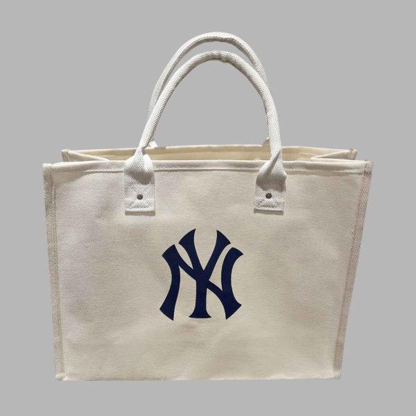 2025 Yankees Beach Tote Night Giveaway 1