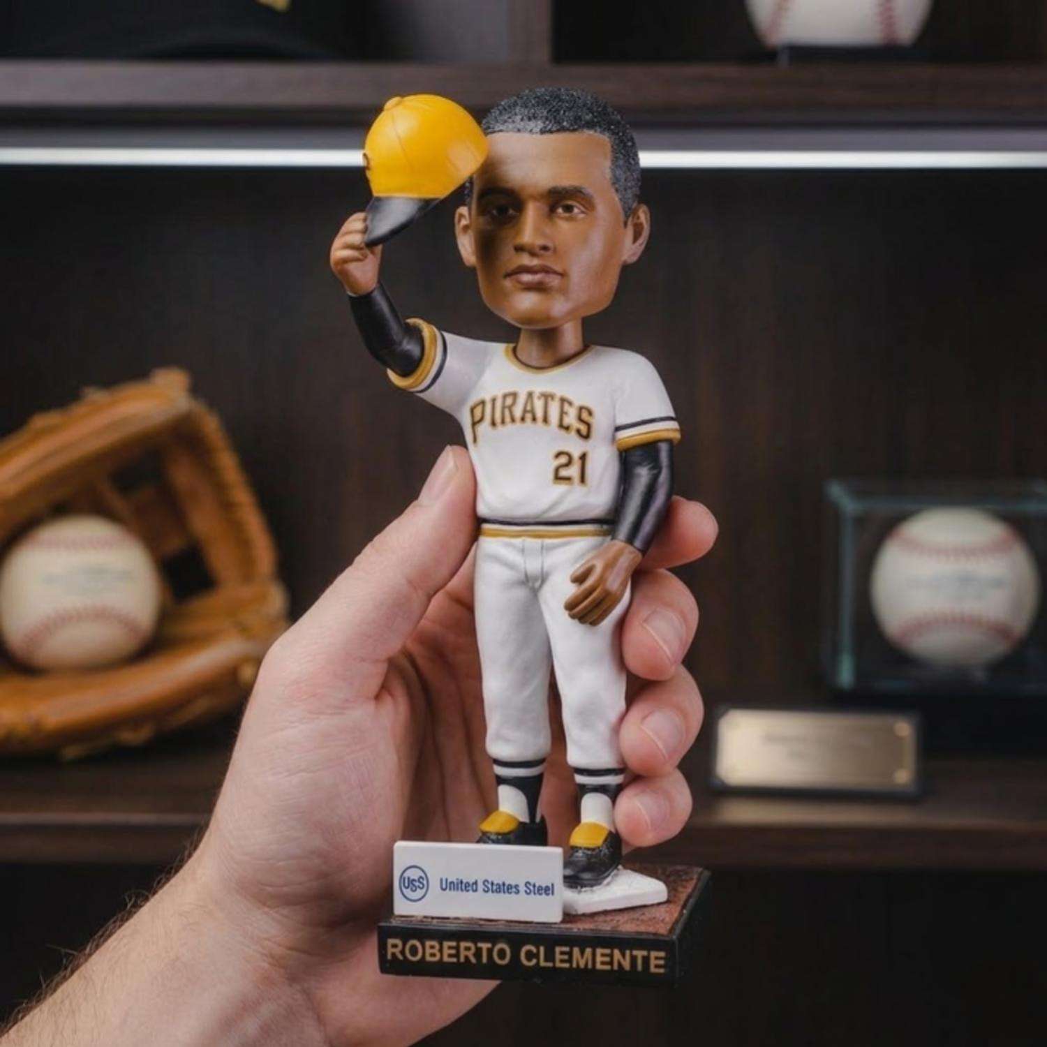 2026 Pirates Giveaway Roberto Clemente Bobblehead - gullprint.com